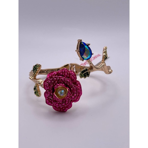 Betsey Johnson Rose Flower Faceted Crystal Hinged Bangle Bracelet Gold Tone NEW - Picture 9 of 9